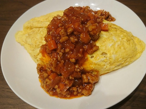 炊飯器バターライスで!簡単ミートソースのオムライス